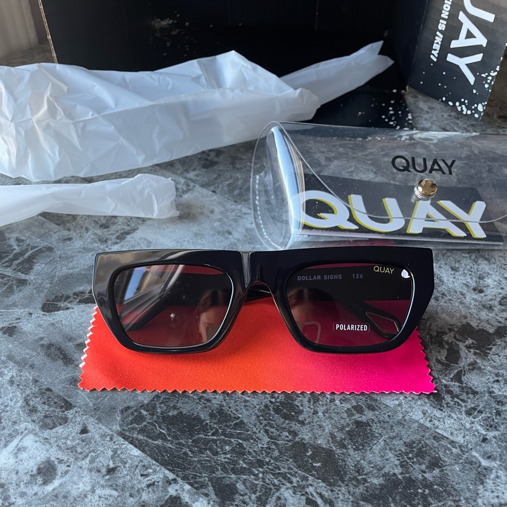 Quay Australia Sunglasses (Dollar Signs)